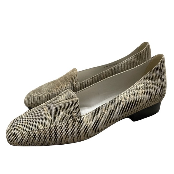 Stuart Weitzman Loafer Flat Gold Accent Snakeskin square toe leather soles - Picture 1 of 17